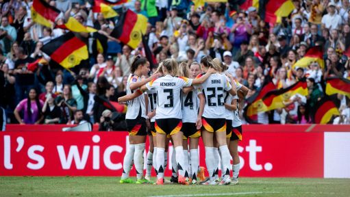 篮球湖人客场取胜，球迷直呼不容易